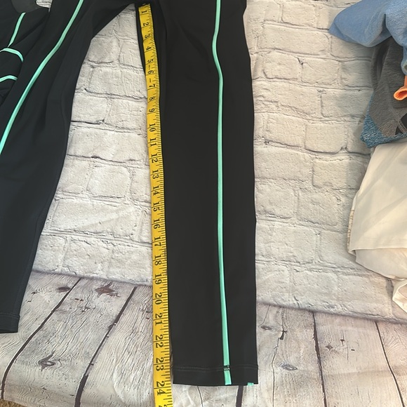 Women’s Nike Pro set size smalll Never worn - Picture 6 of 8